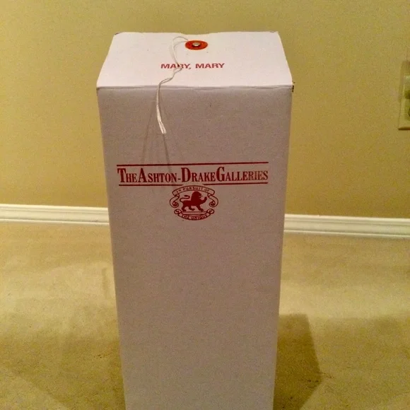 Ashton Drake collectable porcelain doll. Like new! Mary, Mary - Picture 3 of 5